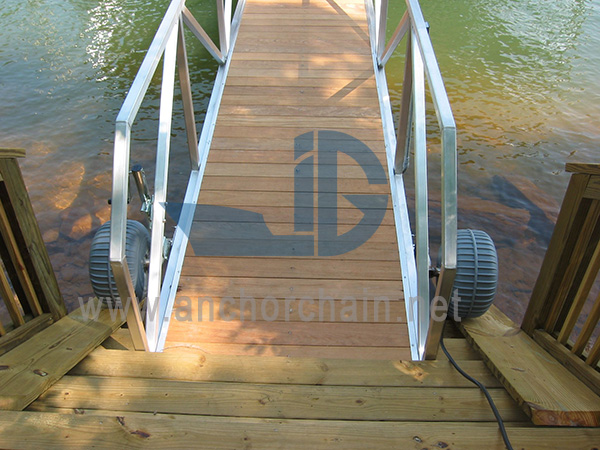 Pasarela de muelle de aluminio con peldaño de madera