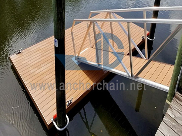 Pasarela de aluminio con peldaño de madera dura