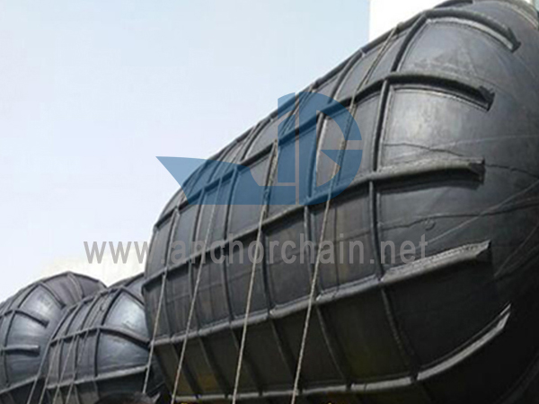 Guardabarros de goma flotante