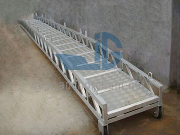 Pasarela de aluminio marino