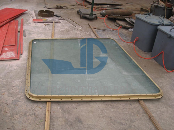 Ventana rectangular fija de cobre marino
